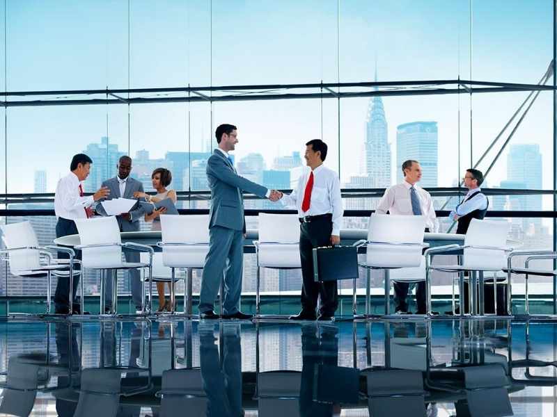 Inversionistas evaluando condiciones de confianza, estabilidad y crecimiento empresarial en Guatemala.